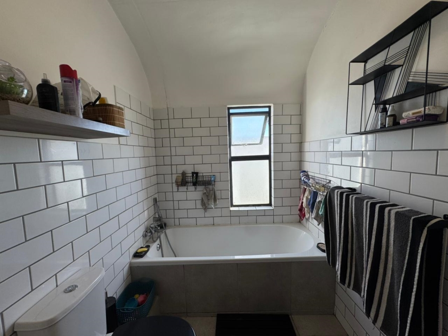 2 Bedroom Property for Sale in The Connifers Western Cape